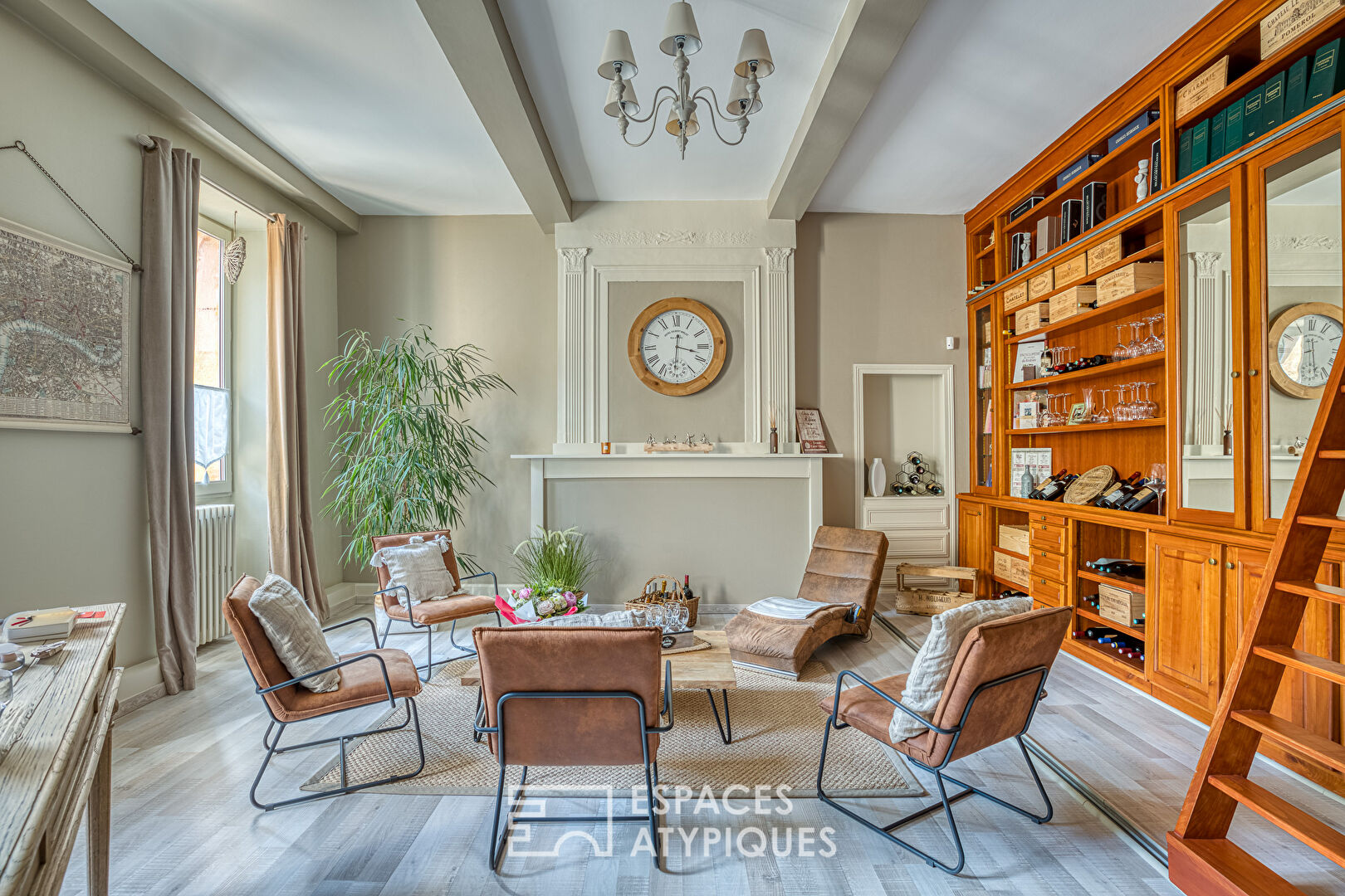Elegant bourgeois house in the heart of a bastide