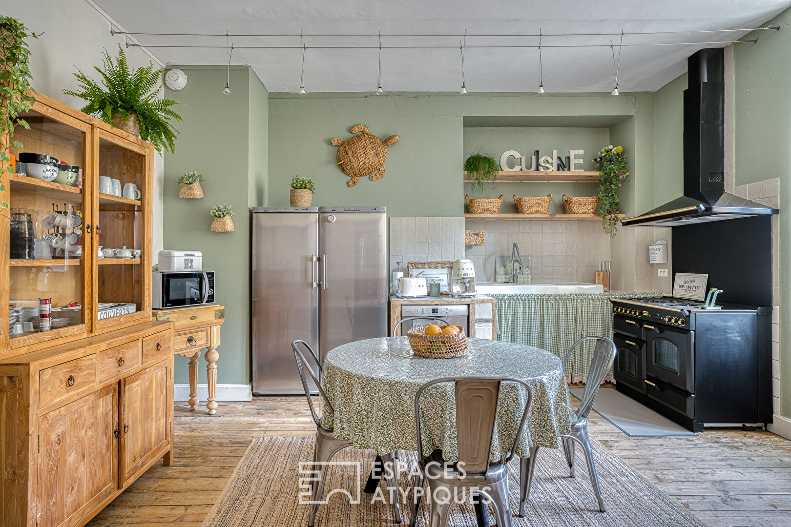 Elegant bourgeois house in the heart of a bastide