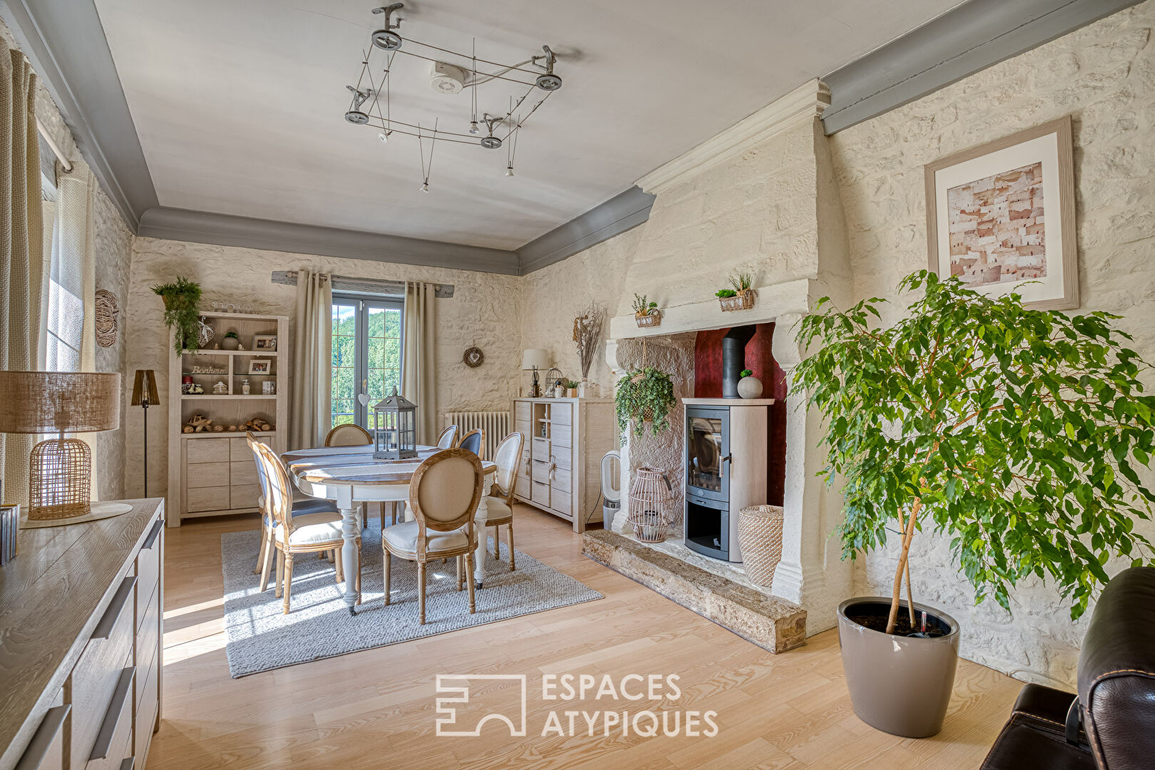 Elegant bourgeois house in the heart of a bastide
