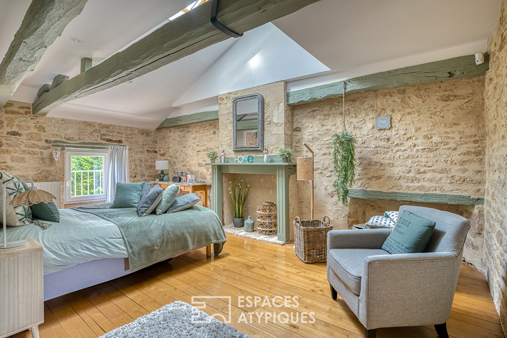 Elegant bourgeois house in the heart of a bastide