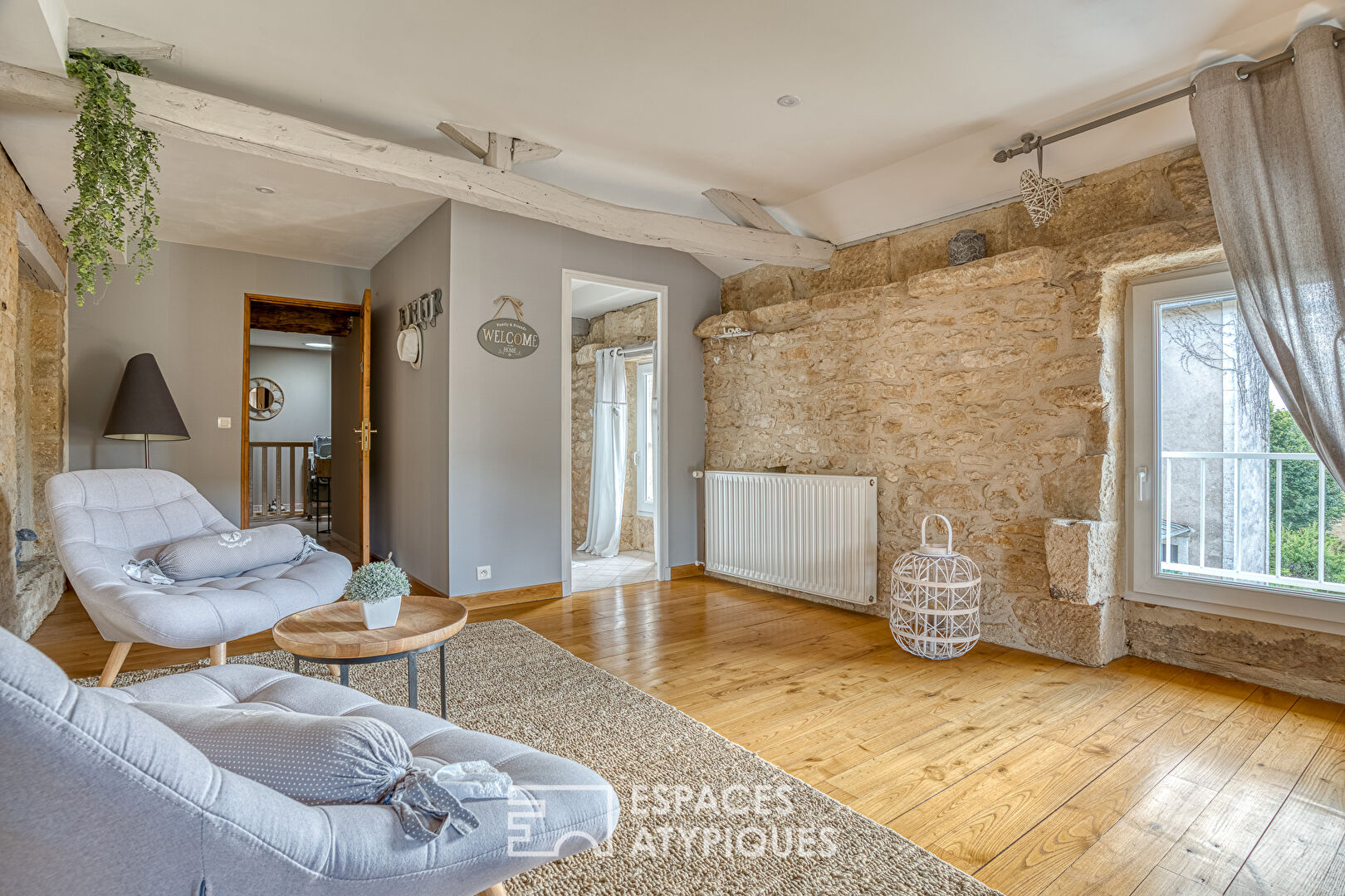 Elegant bourgeois house in the heart of a bastide