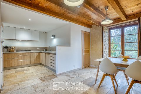 Hameau Périgourdin au coeur de 13,5 hectares avec deux sources naturelles