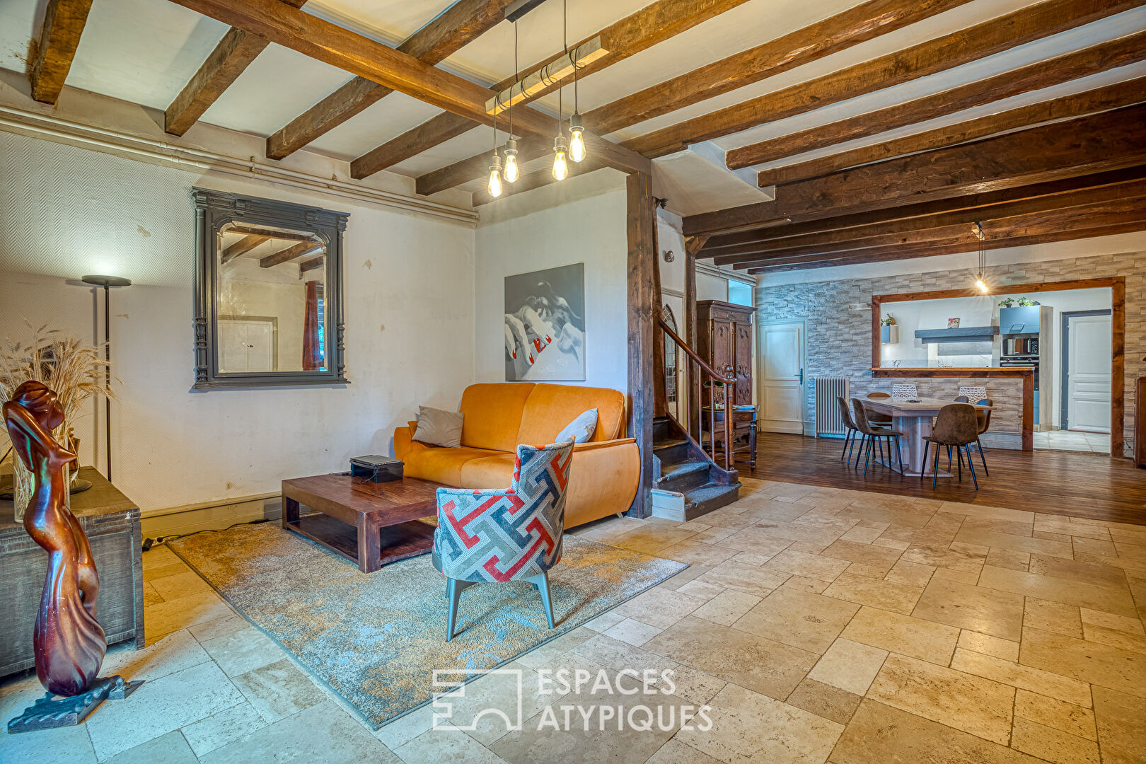 Manoir du XVIIIème et sa dépendance en pierre 12 pièce(s) 499 m2