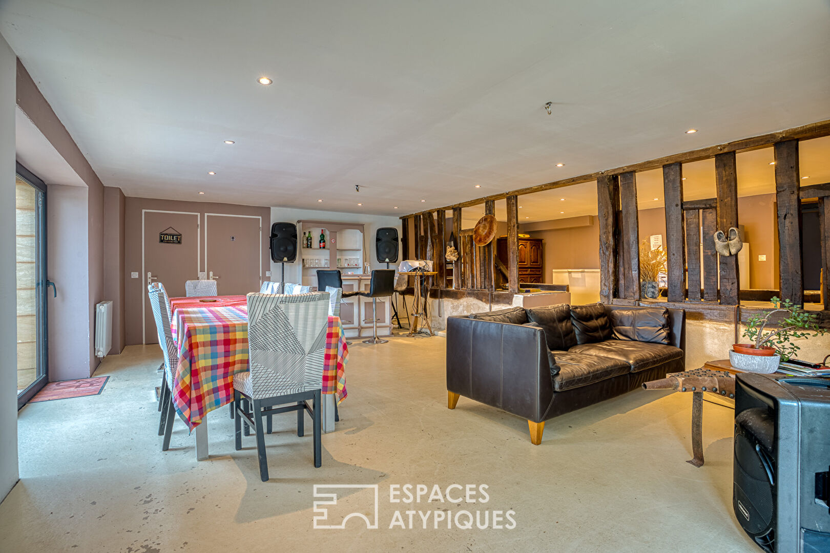 Manoir du XVIIIème et sa dépendance en pierre 12 pièce(s) 499 m2