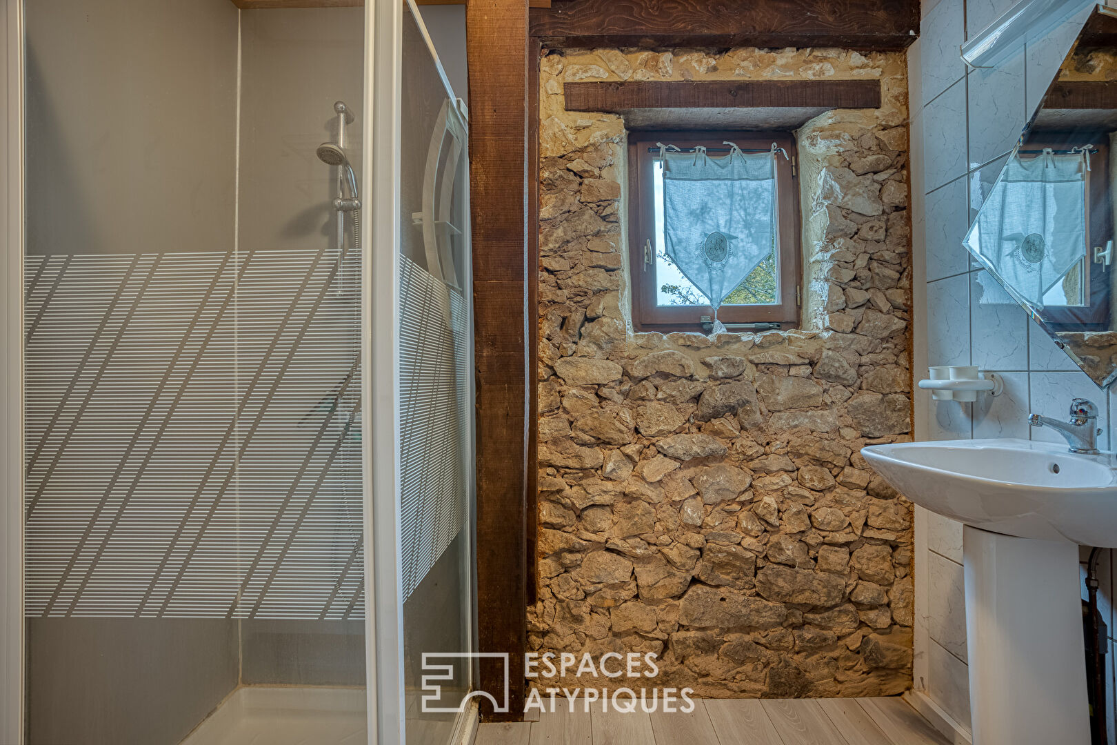 Manoir du XVIIIème et sa dépendance en pierre 12 pièce(s) 499 m2