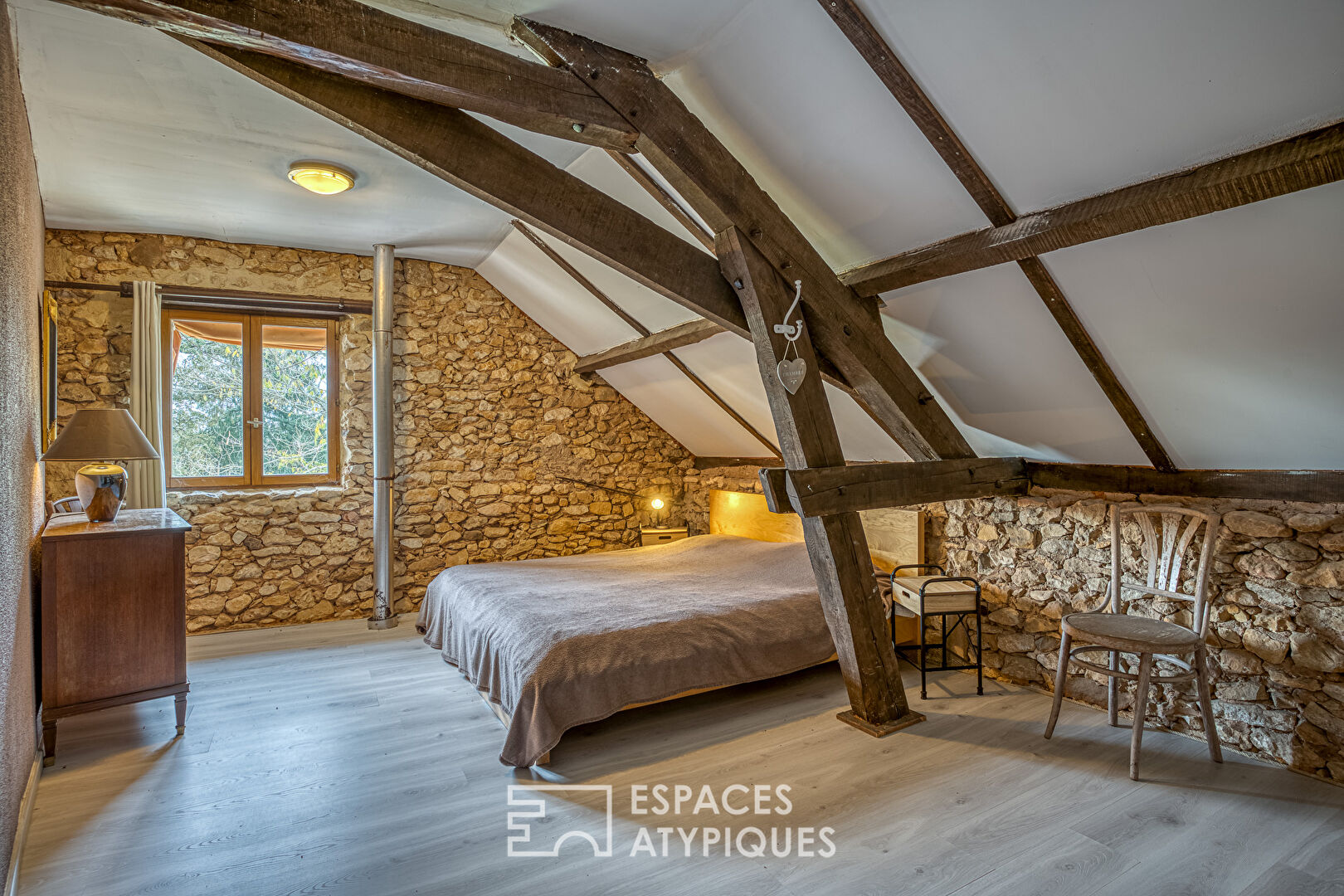 Manoir du XVIIIème et sa dépendance en pierre 12 pièce(s) 499 m2