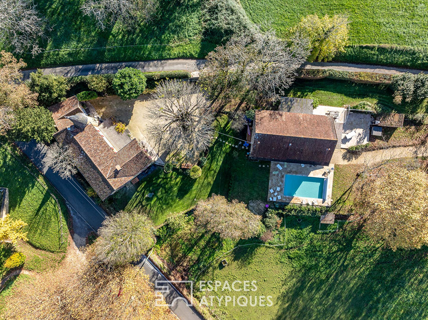 Manoir du XVIIIème et sa dépendance en pierre 12 pièce(s) 499 m2