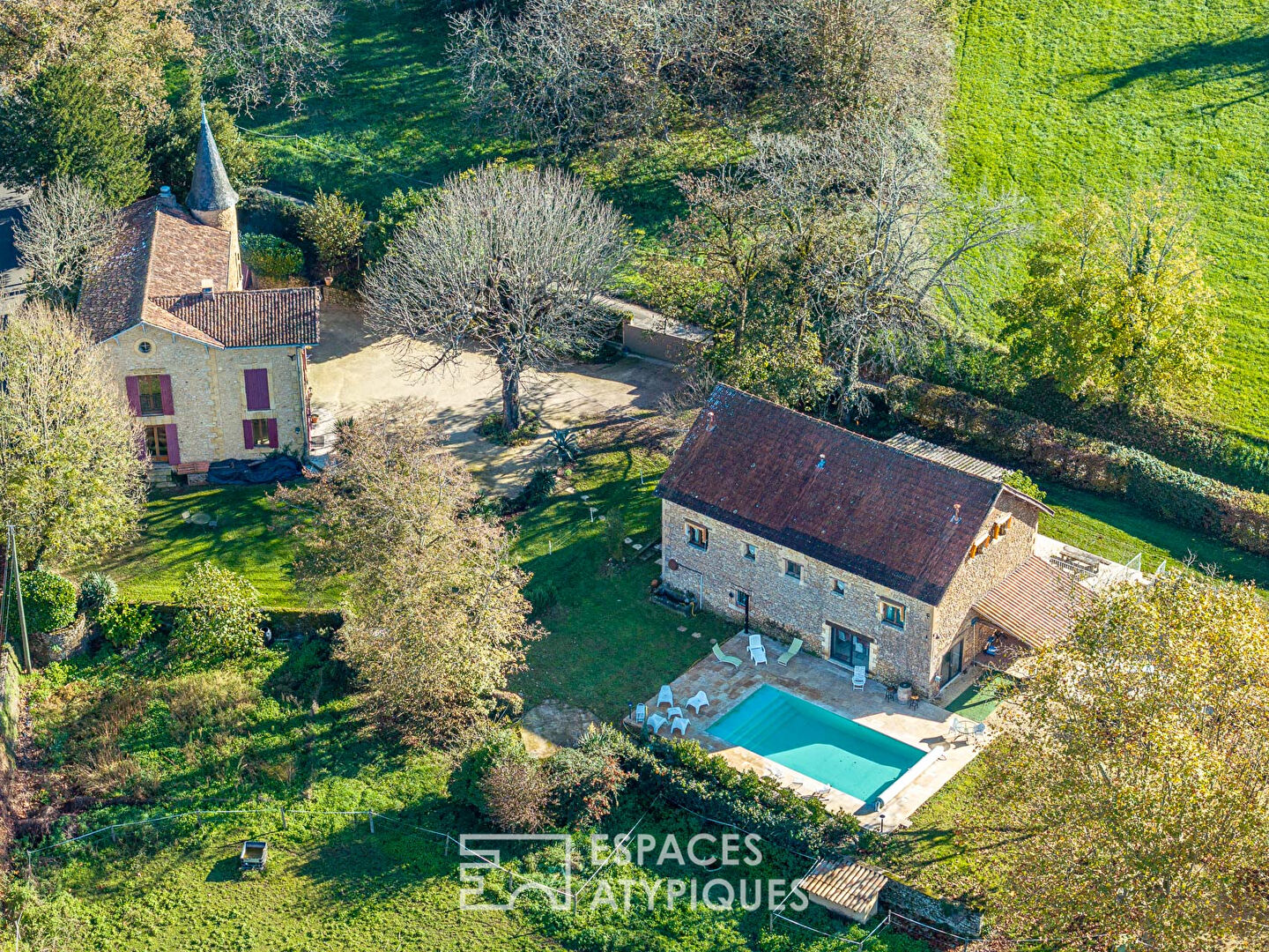Manoir du XVIIIème et sa dépendance en pierre 12 pièce(s) 499 m2