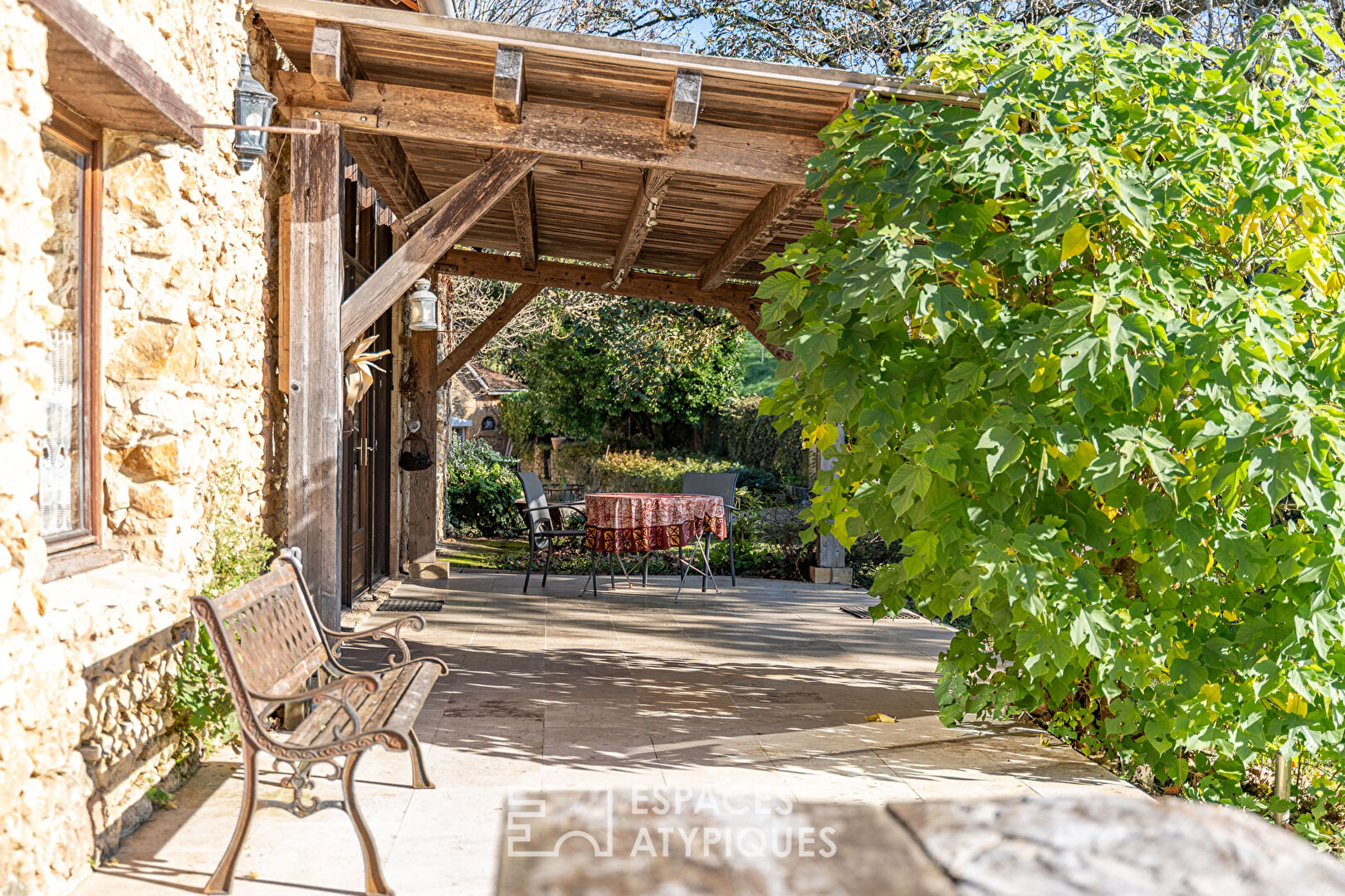 Manoir du XVIIIème et sa dépendance en pierre 12 pièce(s) 499 m2