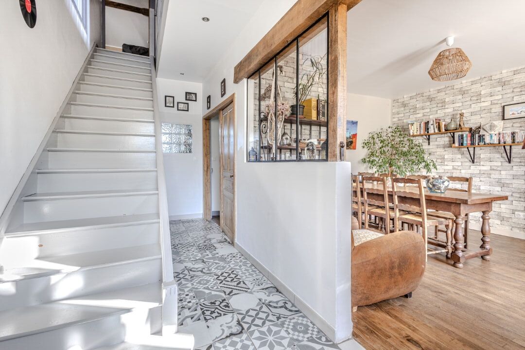 Modern cottage with pleasant surprises in Nontronnais