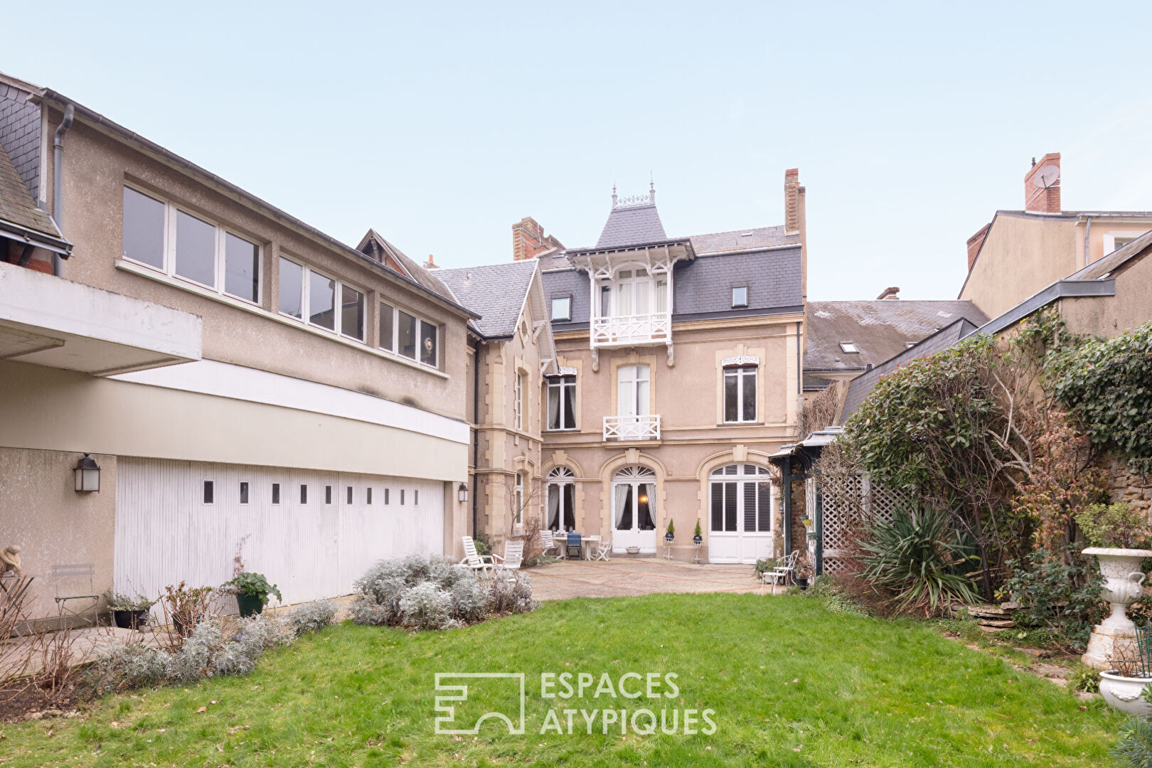 Belle maison bourgeoise avec jardin