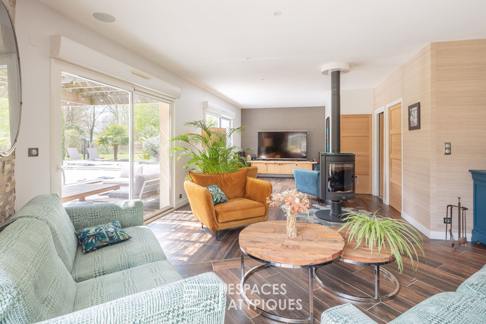 Belle contemporaine avec piscine