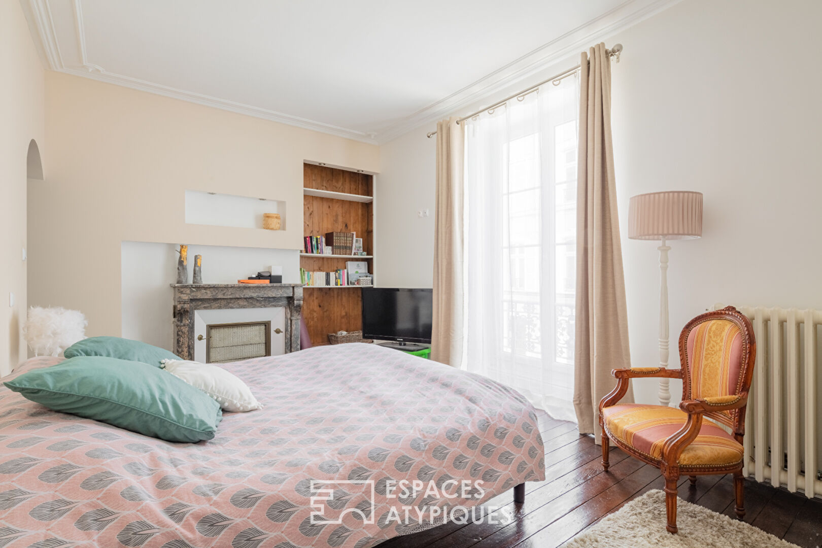 Belle maison bourgeoise avec jardin dans un quartier prisé