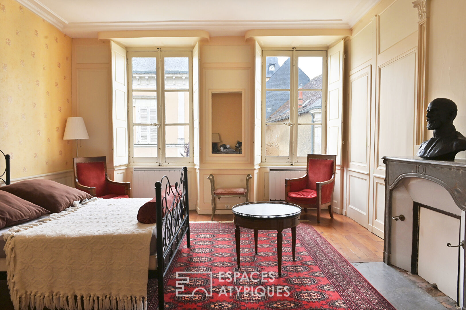 Belle demeure de maître du XIXème siècle en plein coeur de ville