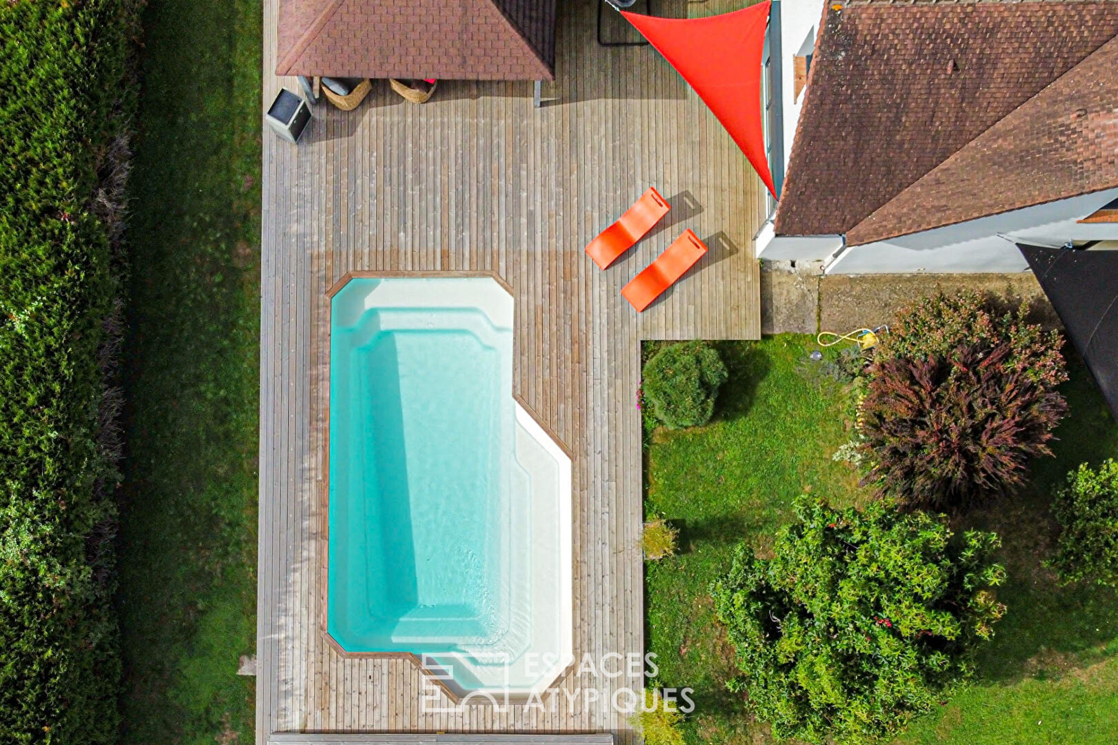 Chaleureuse maison de campagne avec piscine