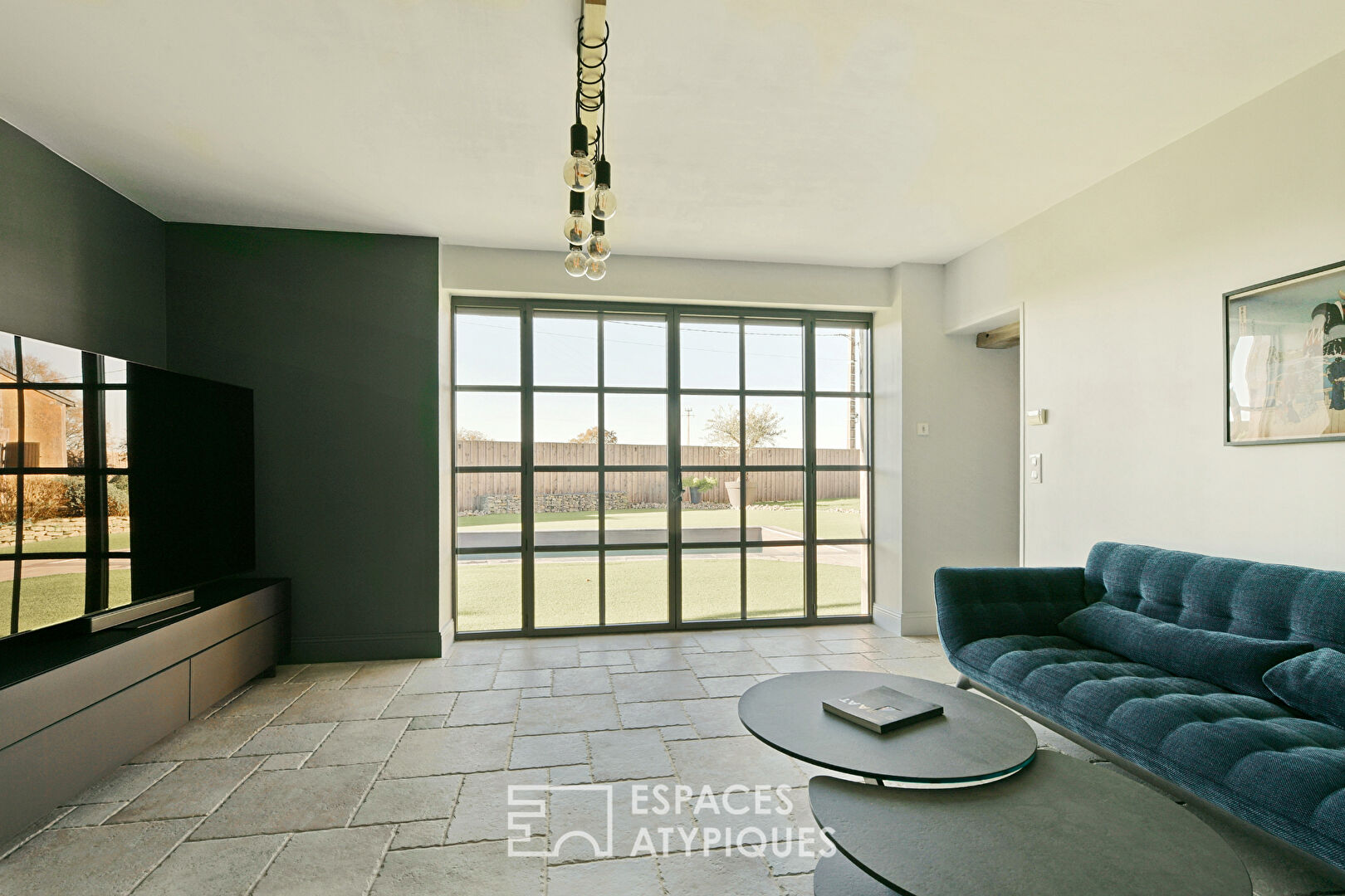 Beautiful renovation on the edge of the Bercé forest