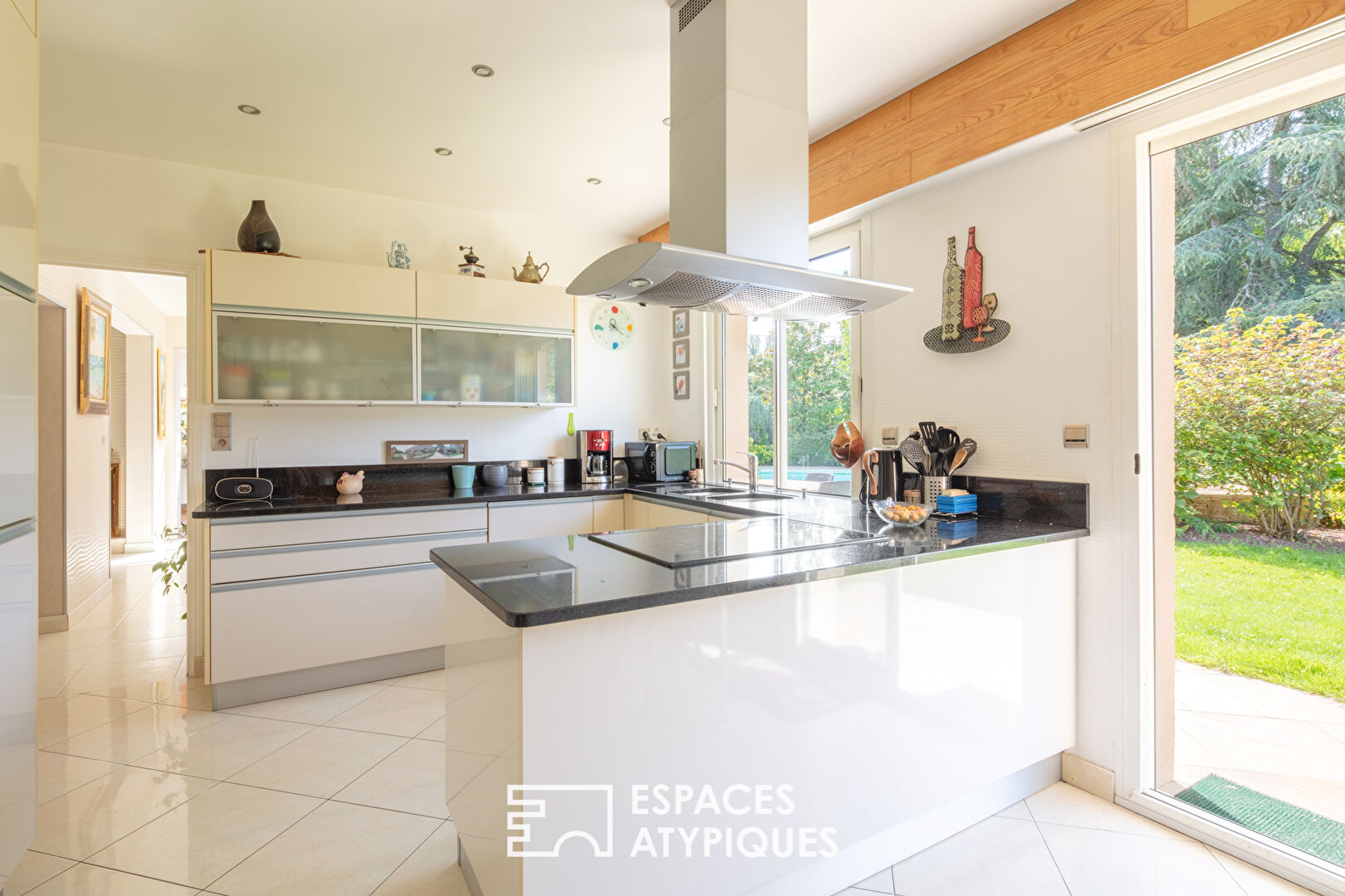 Grande maison de famille avec piscine et jardin