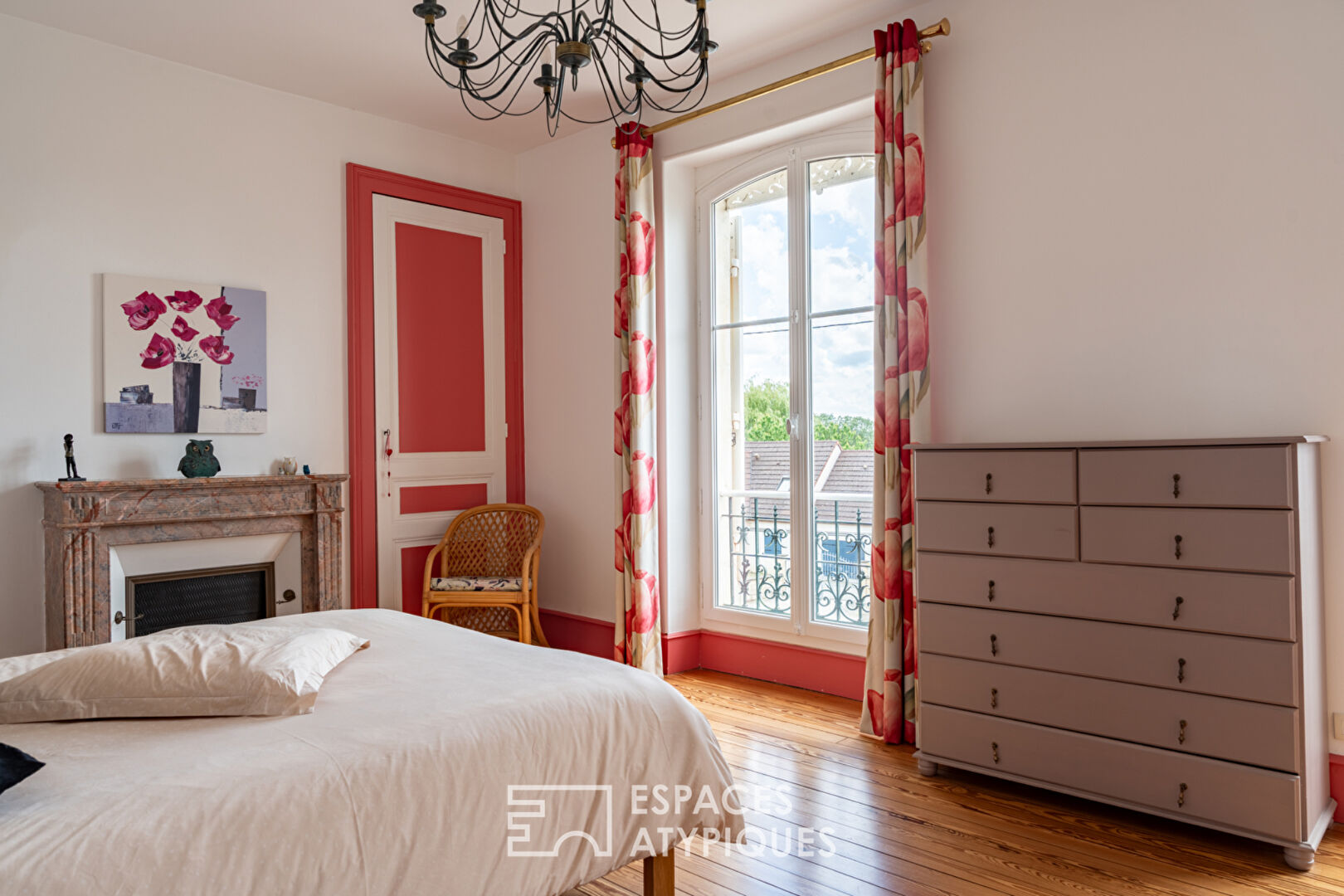 Maison de maître au charme préservé, entre lumière et jardin secret