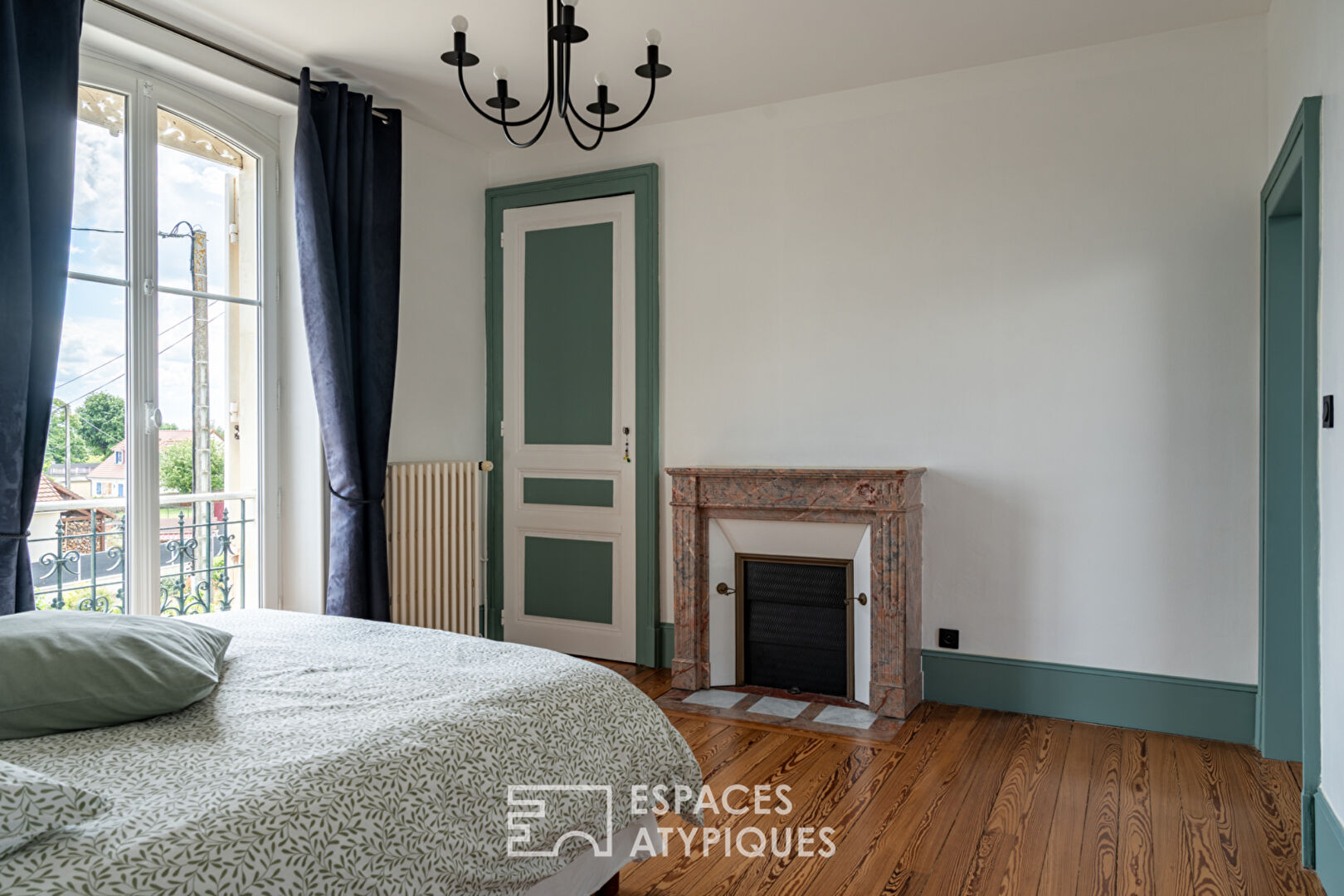 Maison de maître au charme préservé, entre lumière et jardin secret