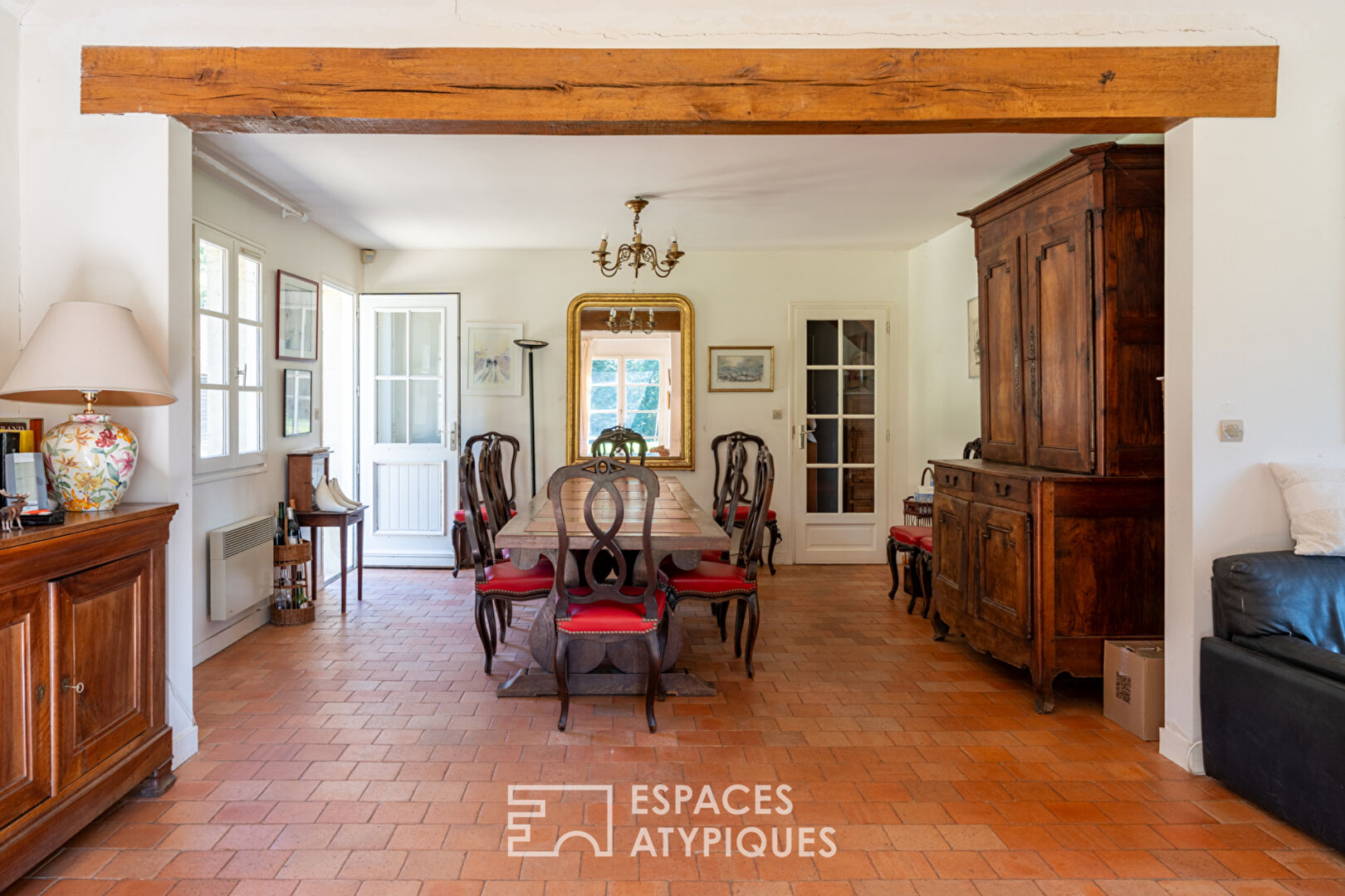 Peaceful family property in the heart of the woods