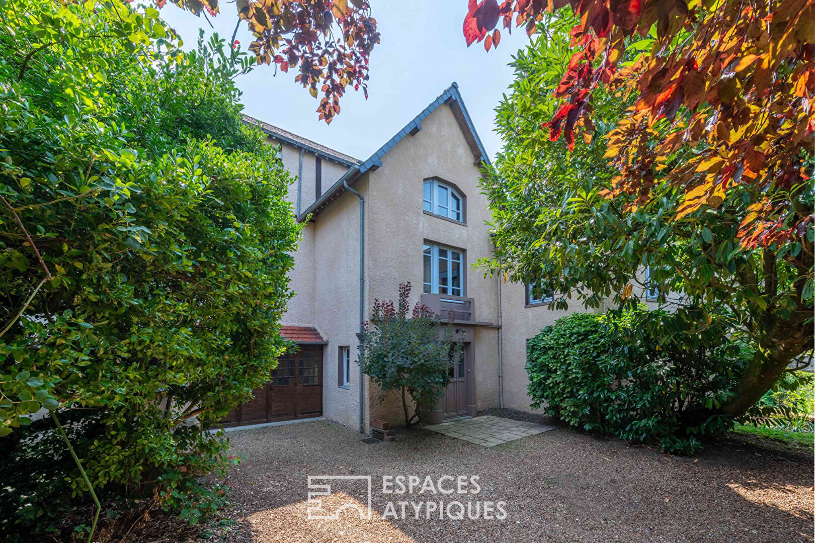 A bright haven in the heart of the city on the banks of the Sarthe