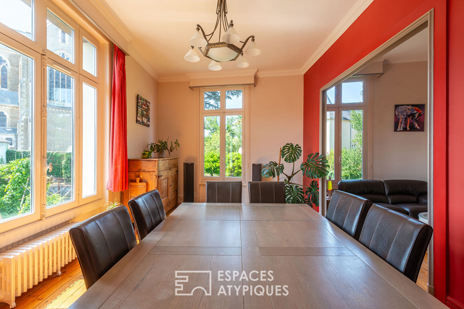 A bright haven in the heart of the city on the banks of the Sarthe