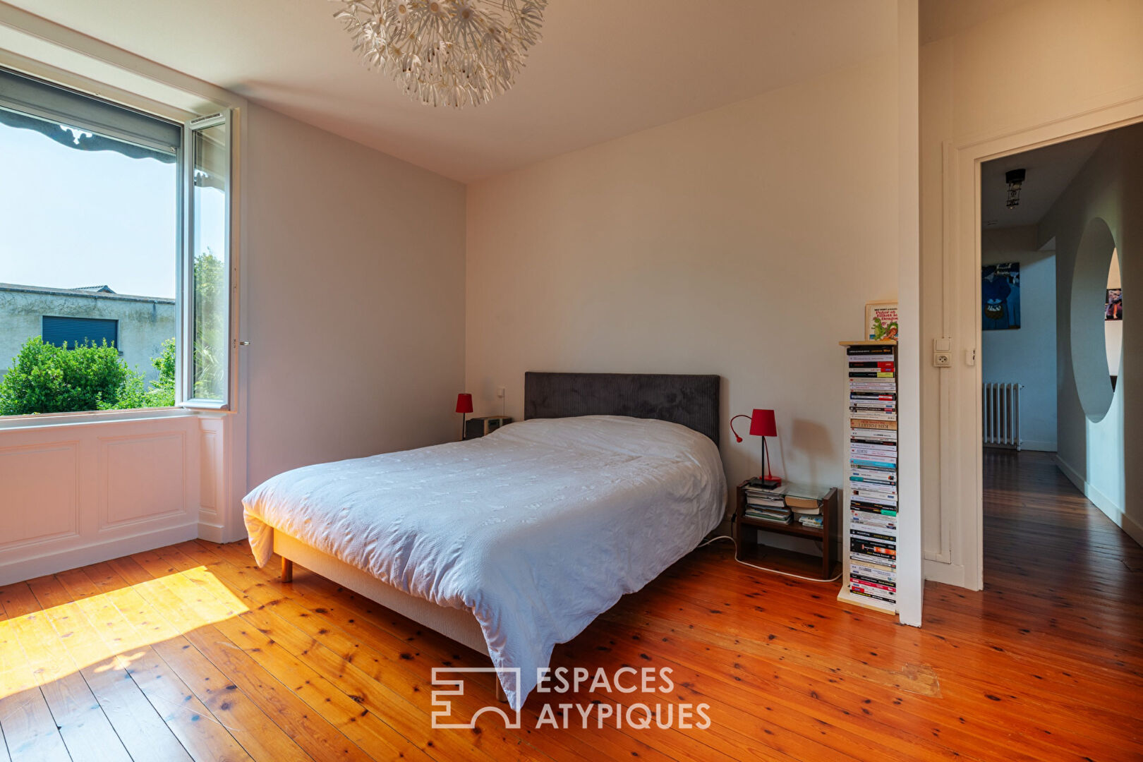 A bright haven in the heart of the city on the banks of the Sarthe