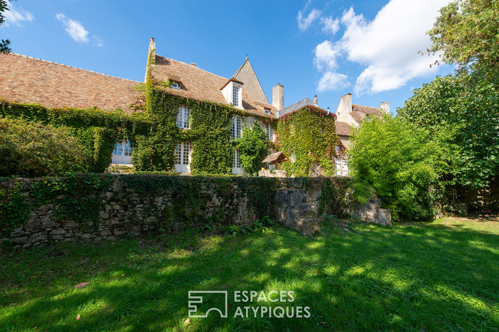 Elegant Heritage Residence at the Gates of Le Mans