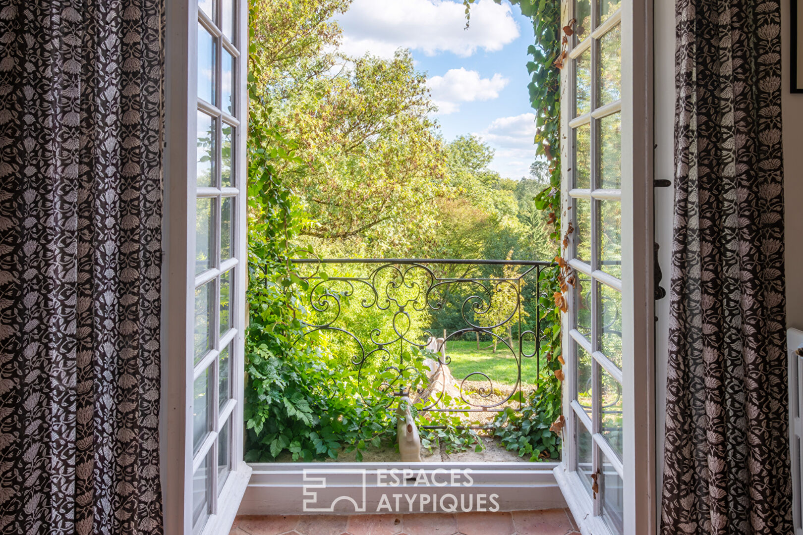 Elegant Heritage Residence at the Gates of Le Mans