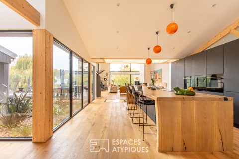 Maison d’architecte neuve avec piscine en bord de Sarthe