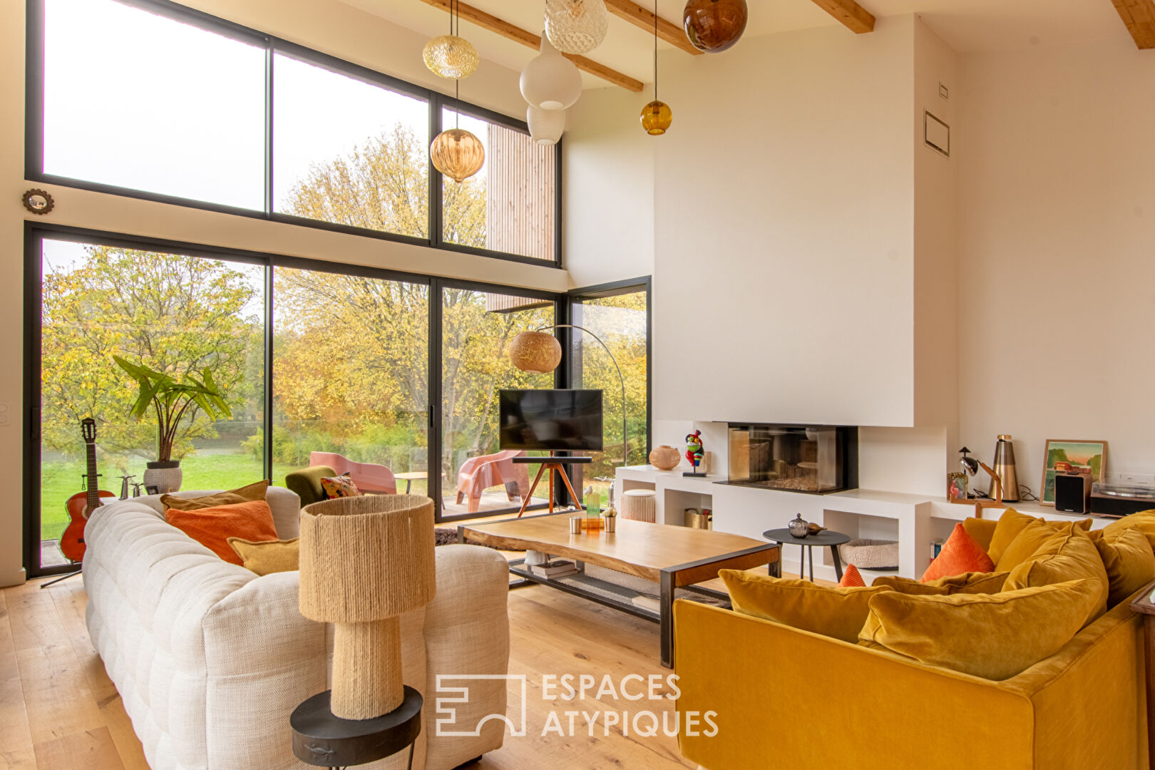 Maison d’architecte neuve avec piscine en bord de Sarthe