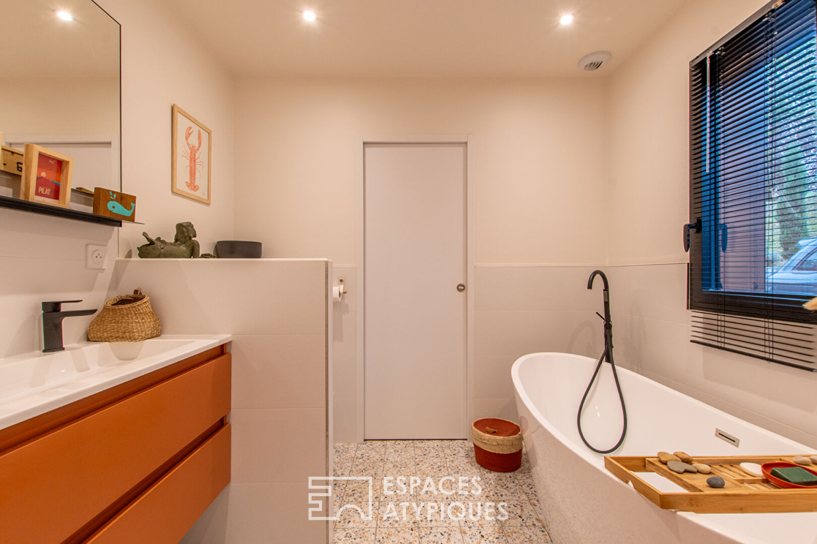 Maison d’architecte neuve avec piscine en bord de Sarthe