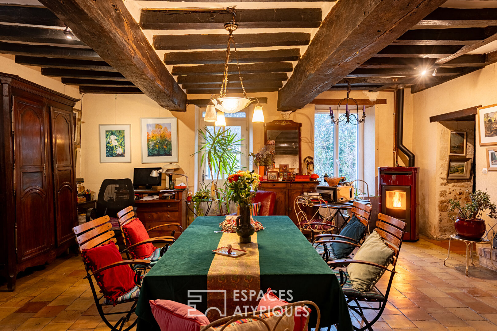 Fermette authentique avec dépendances et jardin