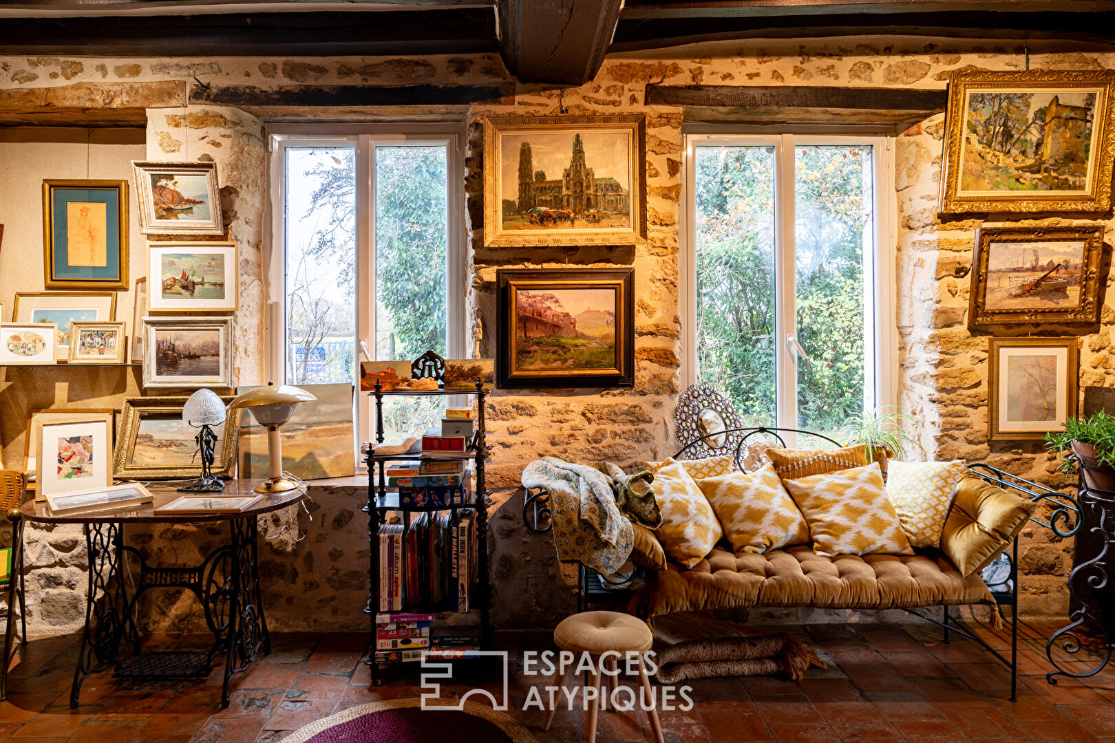 Fermette authentique avec dépendances et jardin