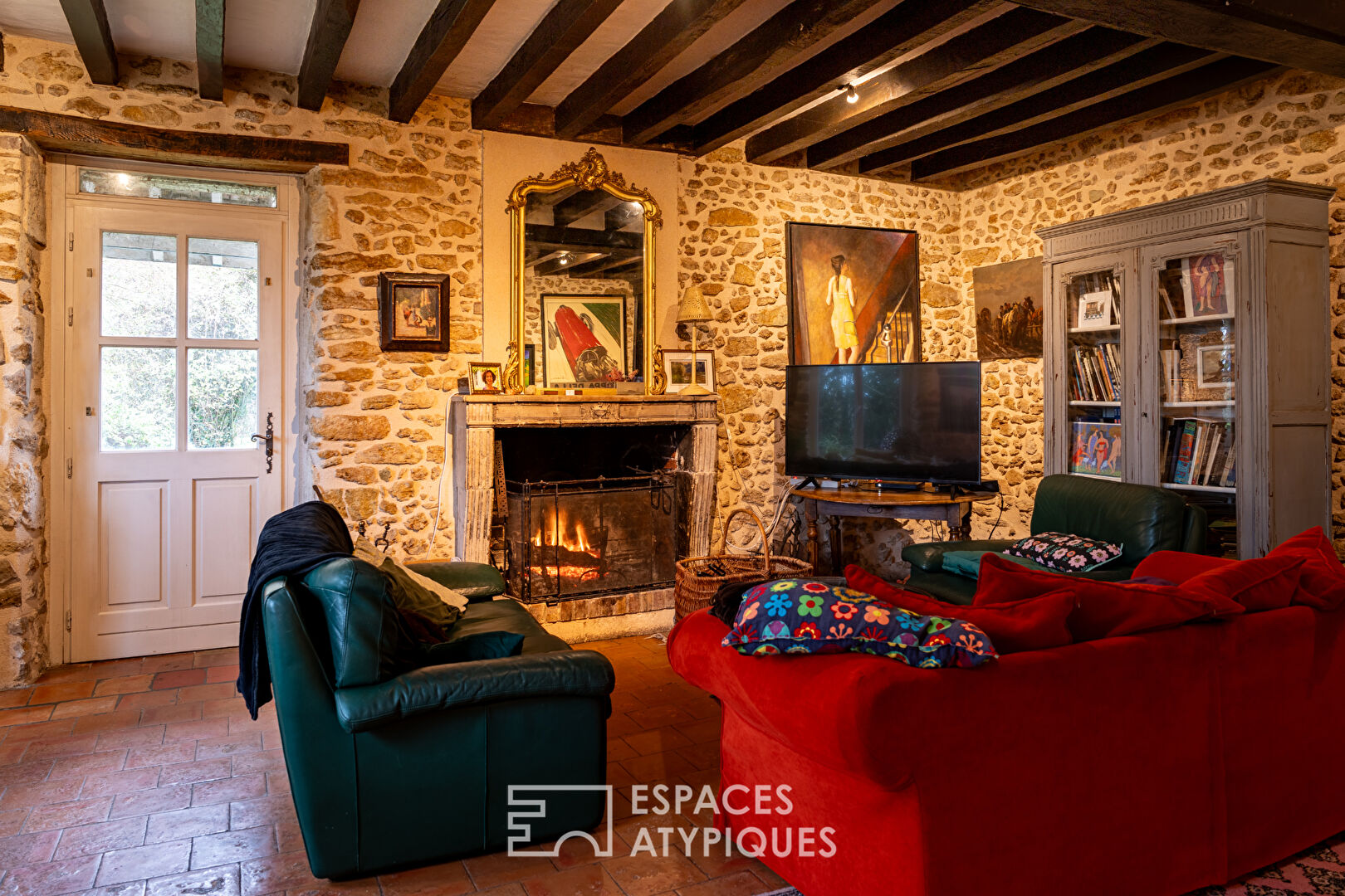 Fermette authentique avec dépendances et jardin