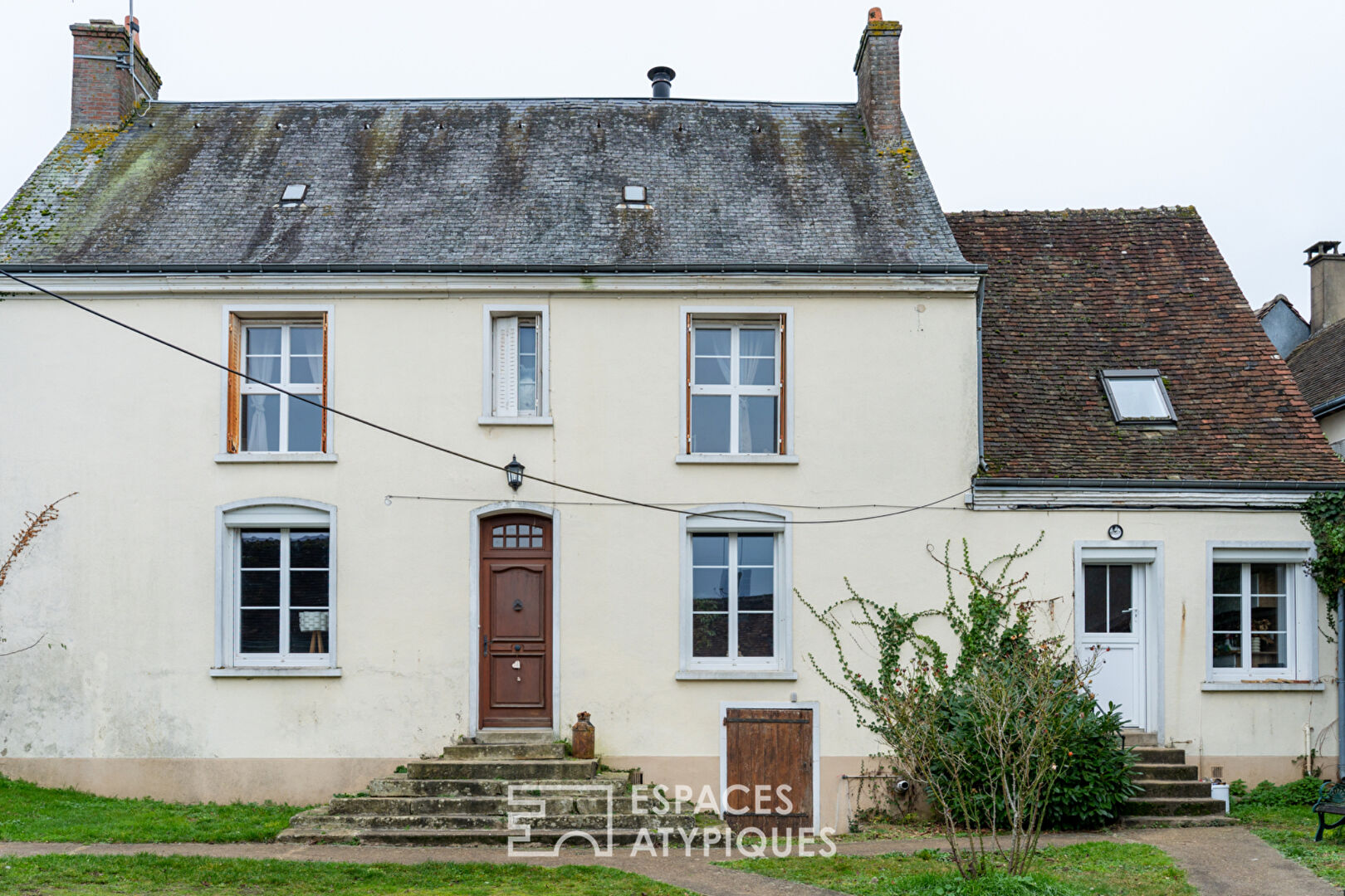 Ancien presbytère du XIXeme siècle au charme préservé
