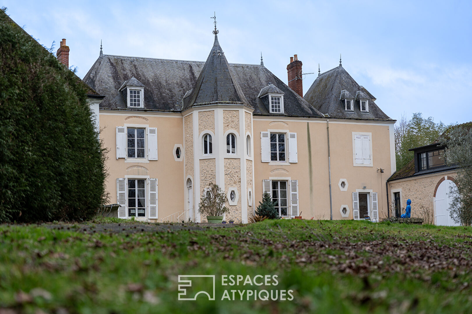Manoir du XVIIIe avec piscine et cachet historique