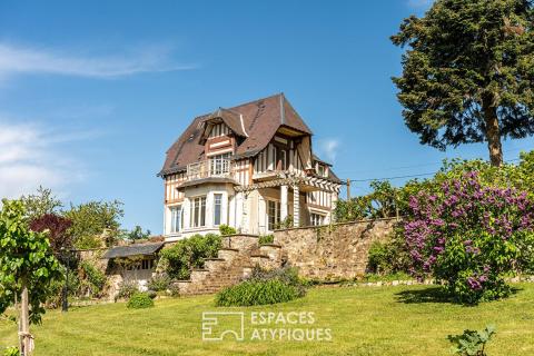 Maison à colombages dans un parc arboré