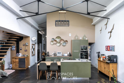 Loft urbain avec terrasse et garage