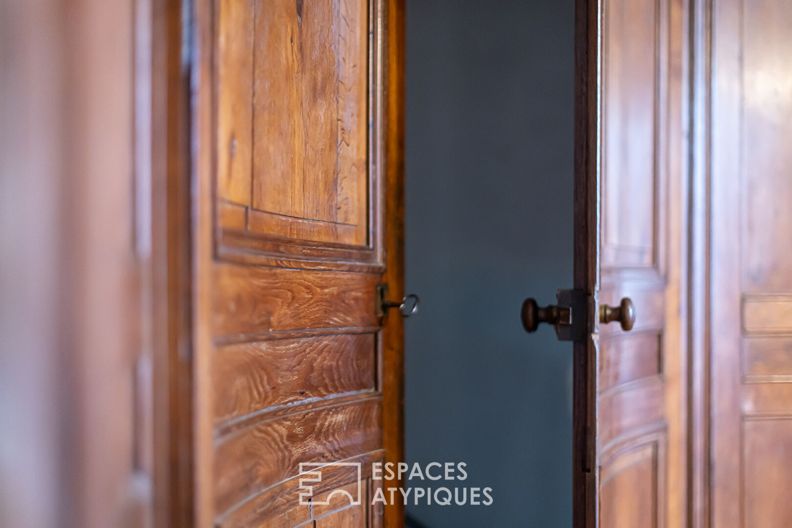 Château chargé d’histoire dans son parc de 1 hectare