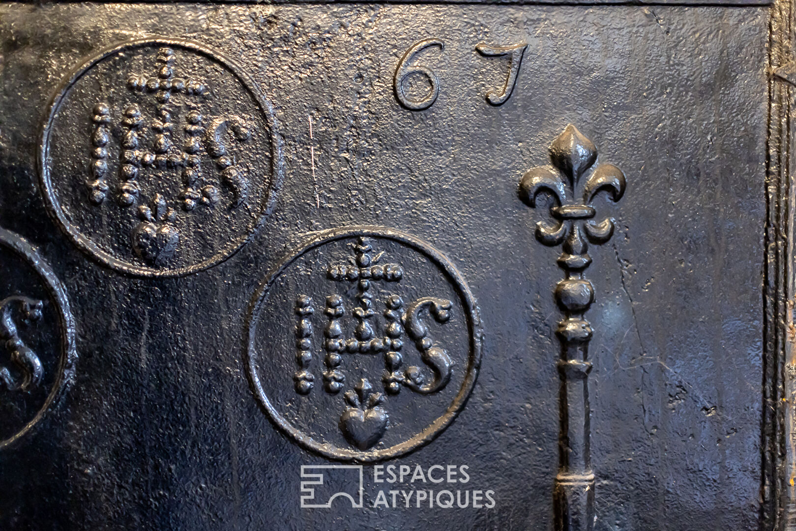 Château chargé d’histoire dans son parc de 1 hectare