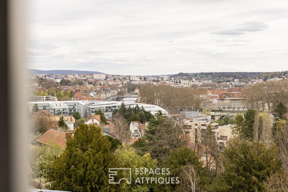 Appartement dernier étage avec terrasse et vue exceptionnelle sur la citadelle et le doubs
