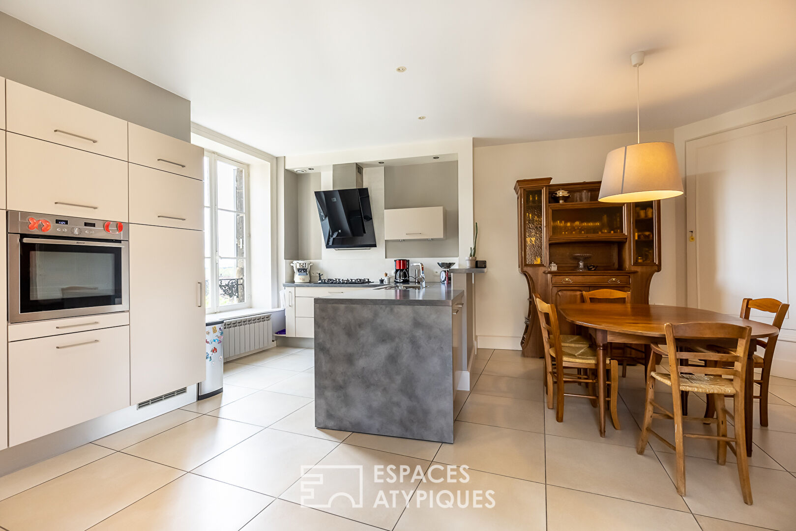 Appartement bourgeois lumineux et au calme