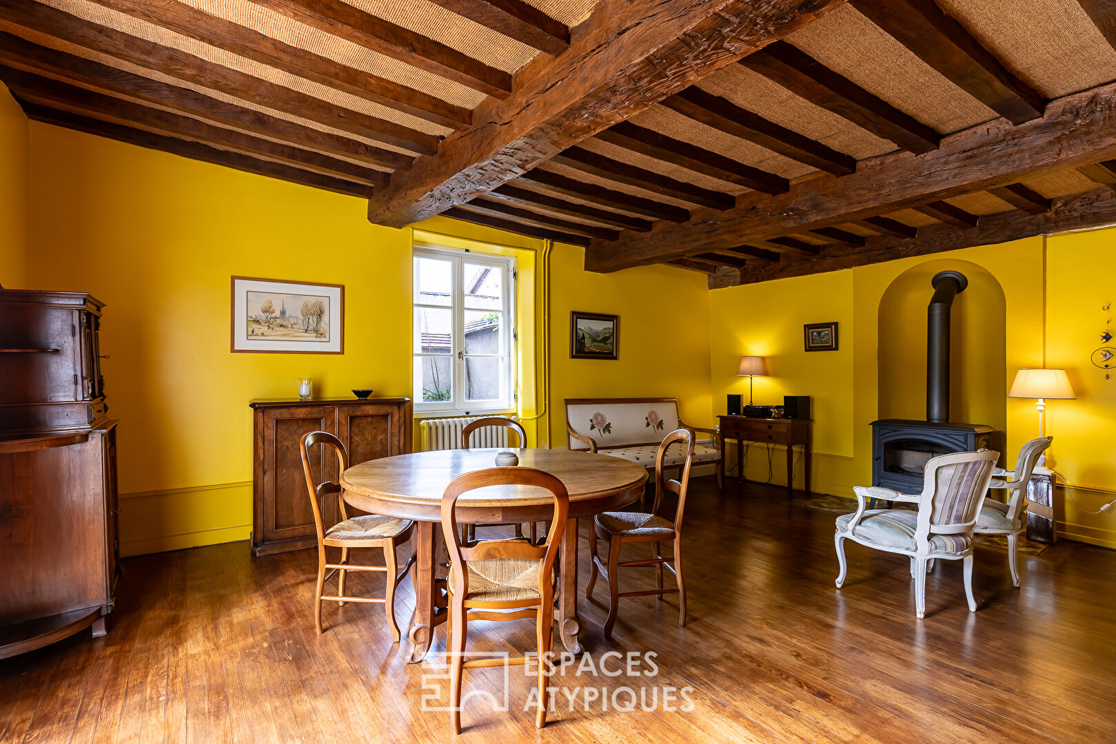 Belle propriété en pierre du XVIIe dans son parc de 8000m²