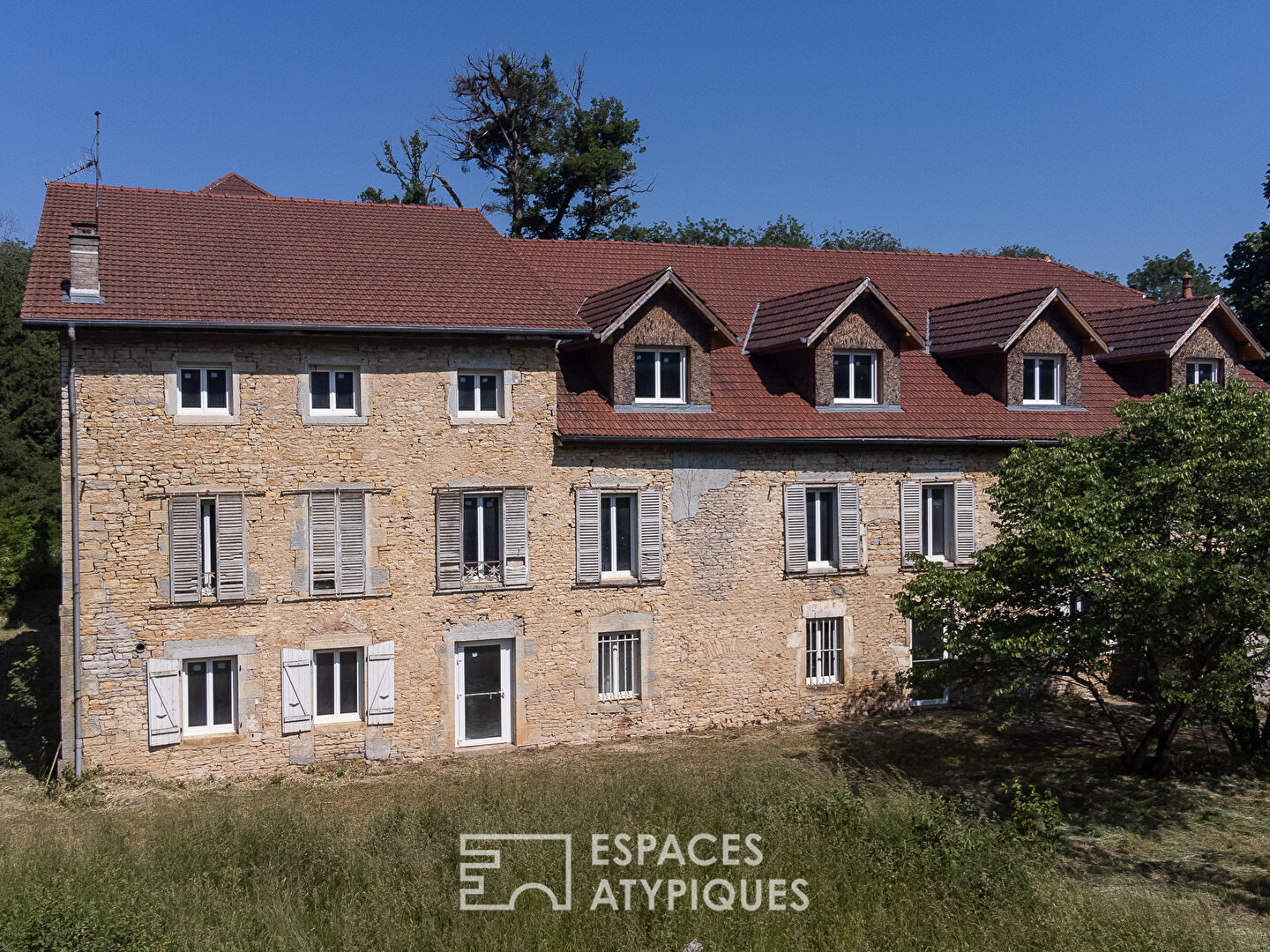 18th century country property with many possibilities for development