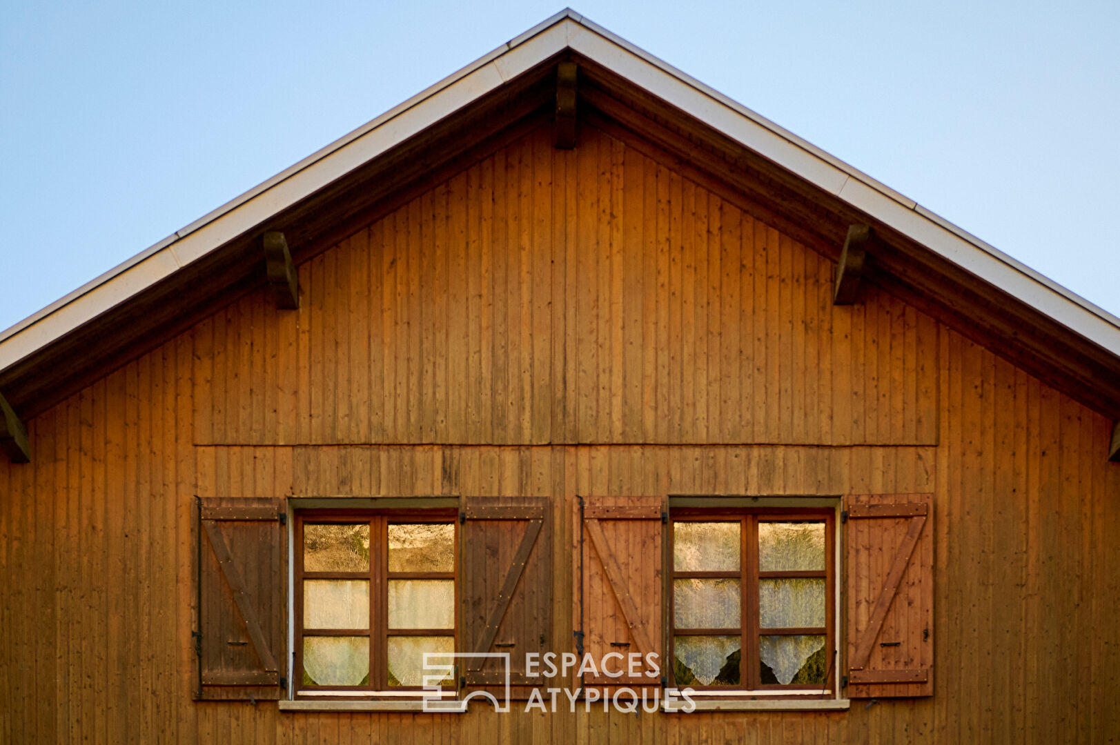 Maison Comtoise avec vue paisible, à quelques pas de la rivière