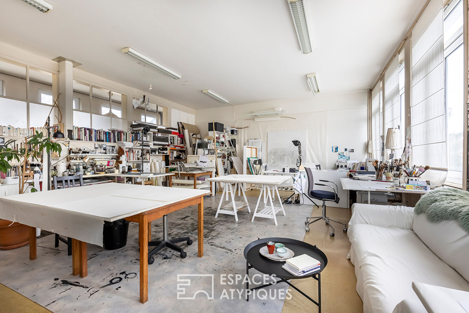 Ancienne école entièrement réhabilitée avec son atelier d’artiste