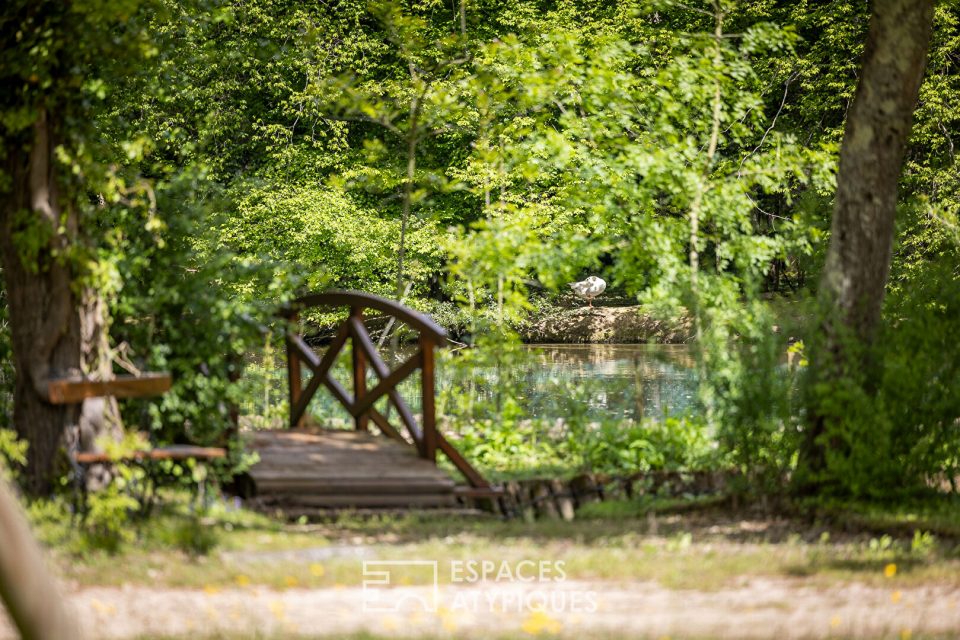 L'incroyable propriété d'exception en bois dans son parc arboré de 2,8ha