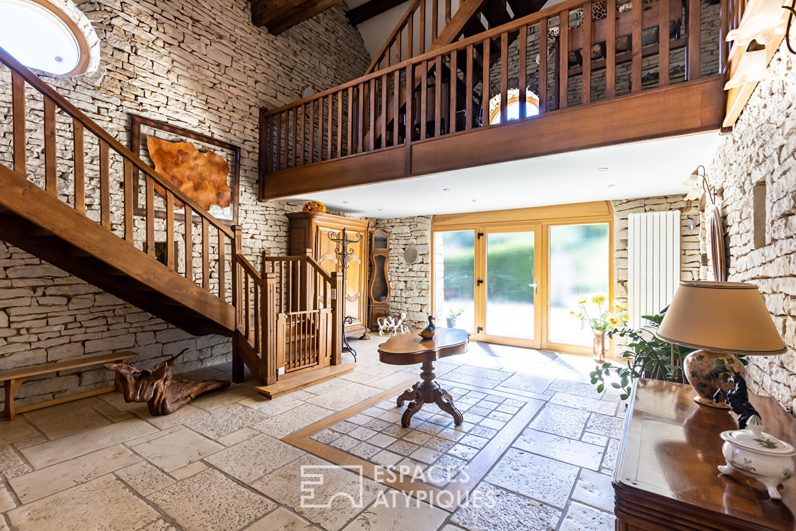 Old renovated farmhouse with its swimming pool and its breathtaking view