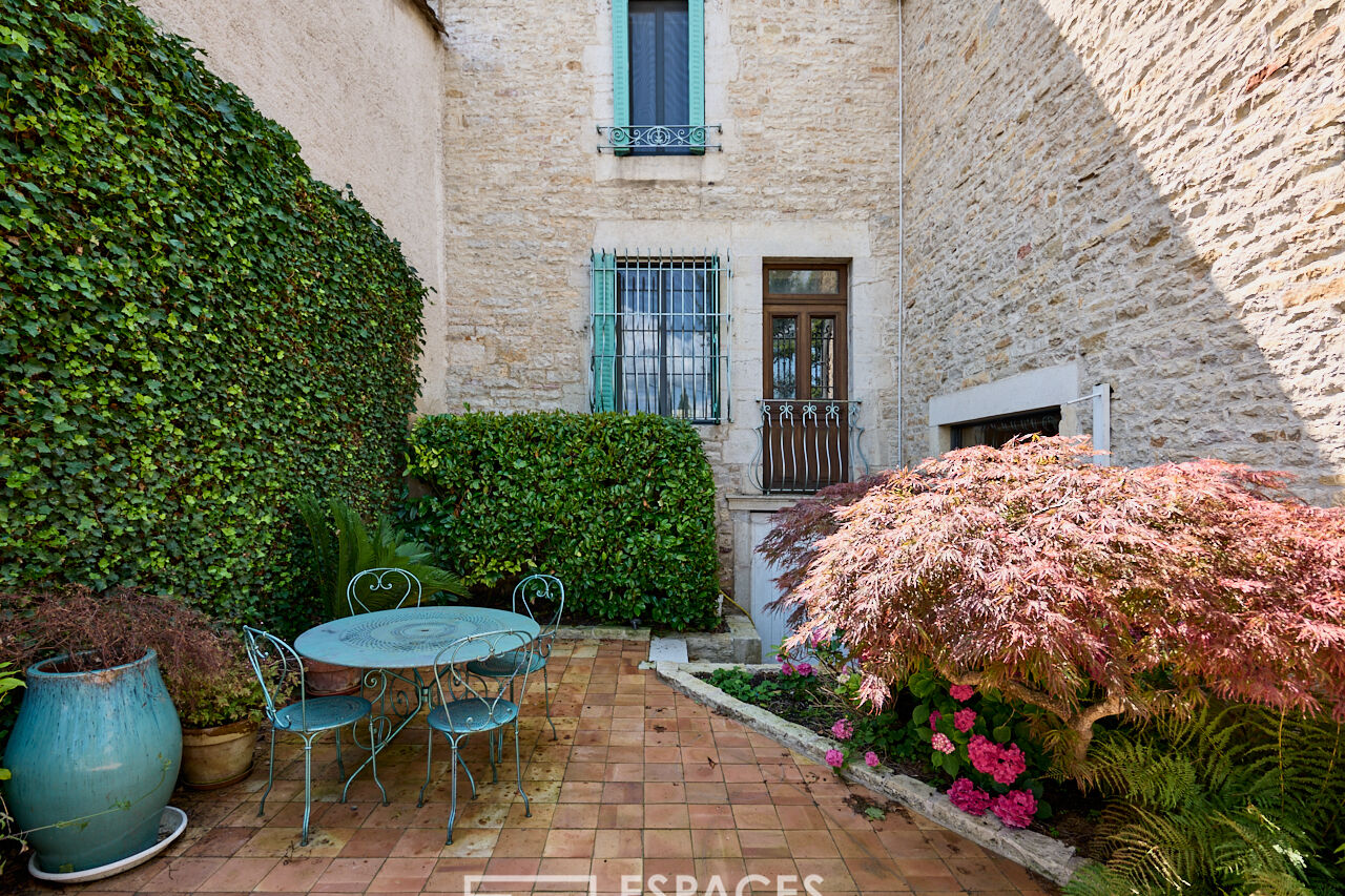 Maison de village avec appartement et local professionnel indépendants